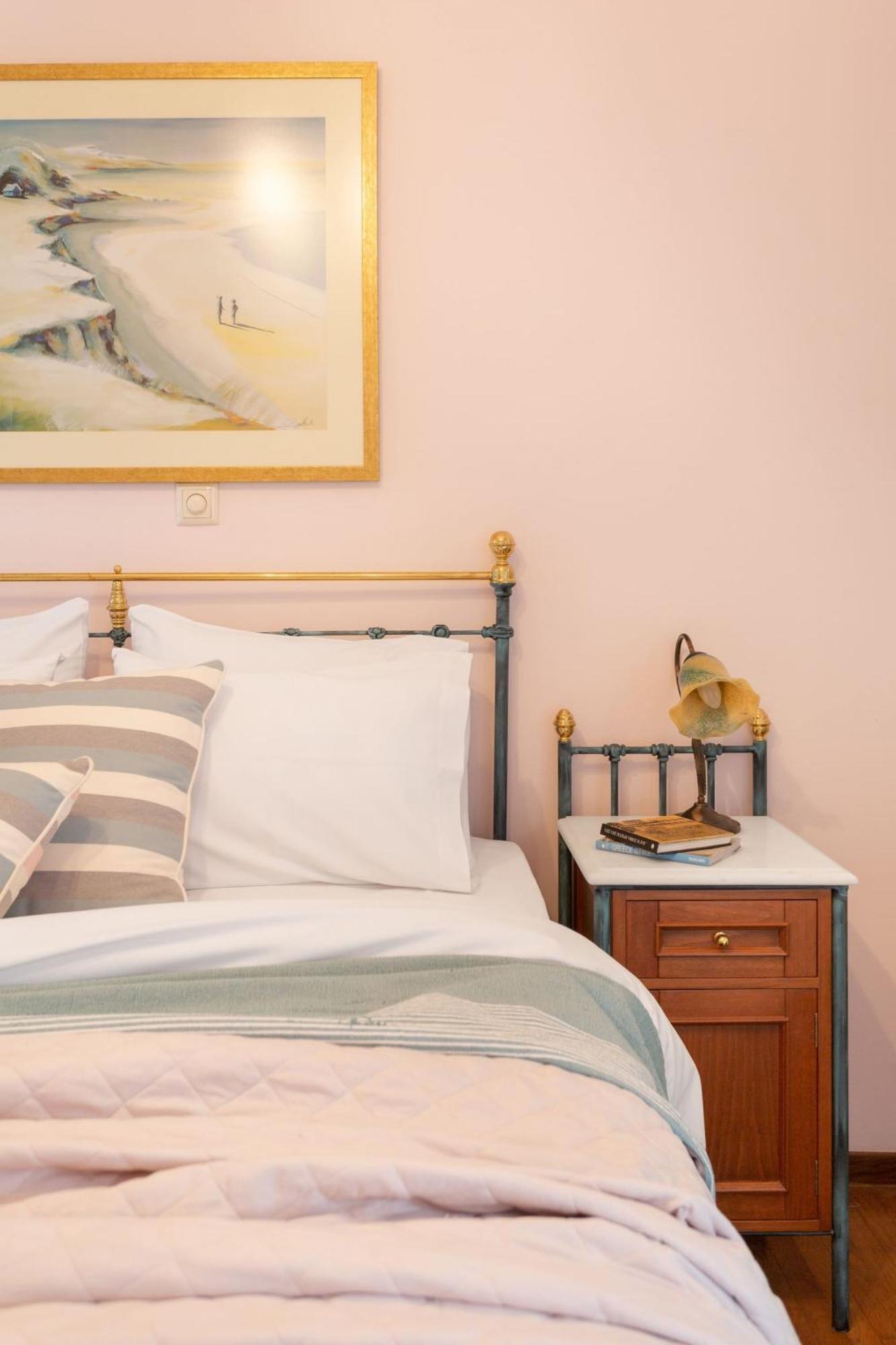 아테네 Bright, Calming Retreat With A Balcony Near Metro! 아파트 외부 사진