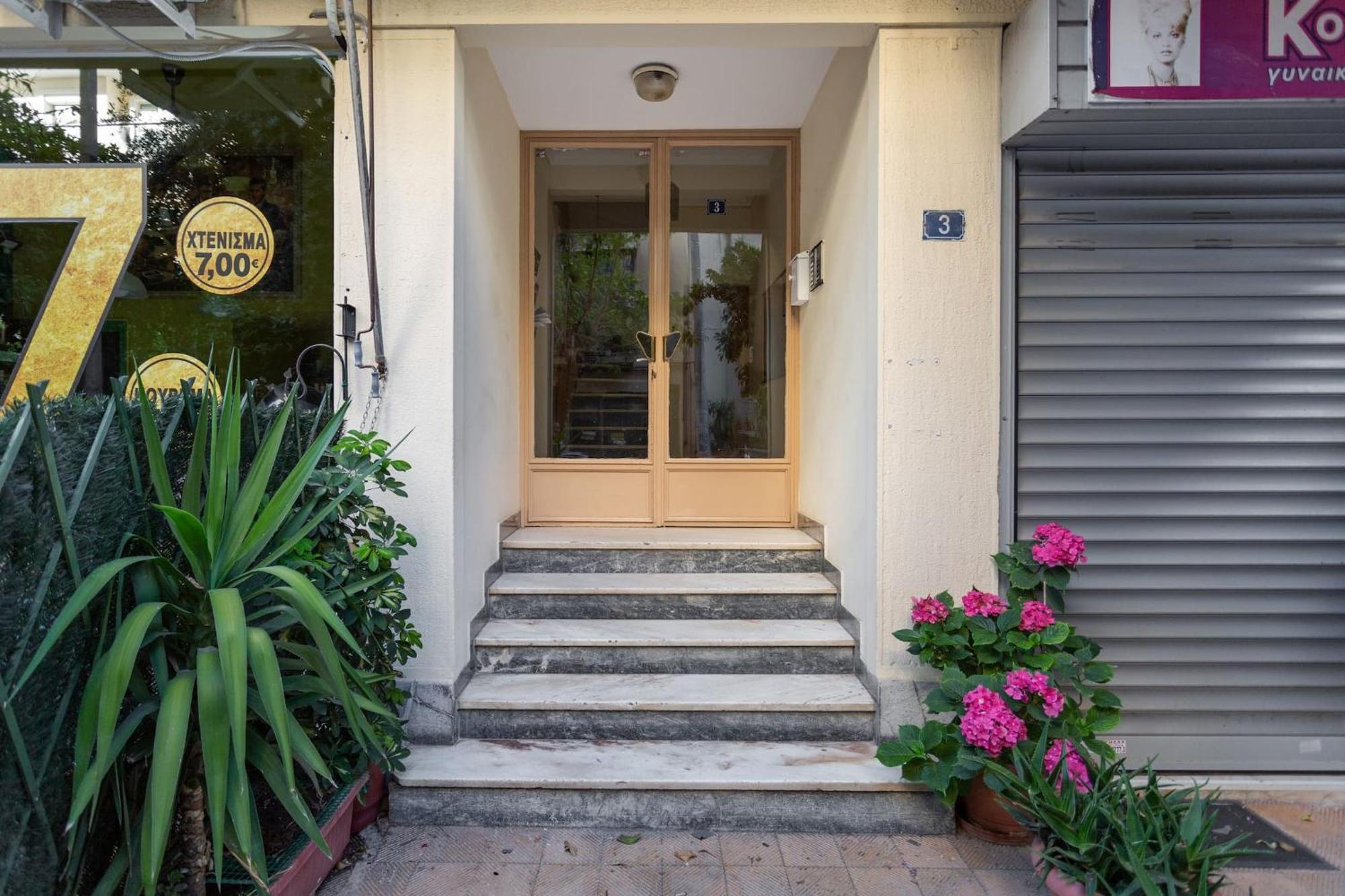 아테네 Bright, Calming Retreat With A Balcony Near Metro! 아파트 외부 사진